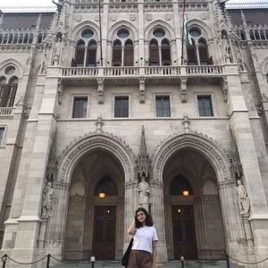 Meet your Posher, Célia